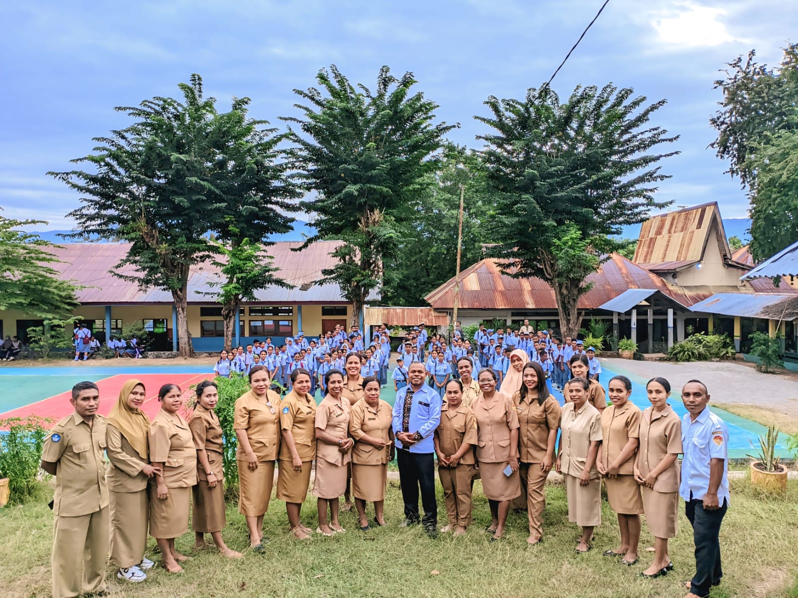 Upacara Pembukaan MPLS SMA Negeri 1 Alor Barat Daya